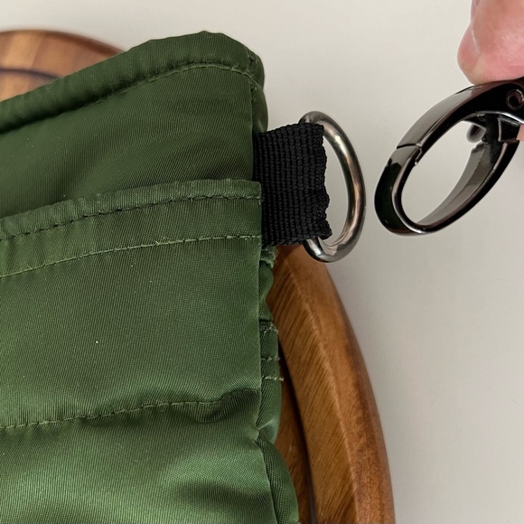 Think Royln Bum Bag Crossbody Puffer Handbag Green 2 Straps Green Snake Print - Picture 4 of 12